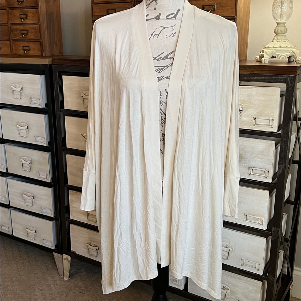 NWT HSN Wynne Layers Lightweight Batwing Open Cardigan